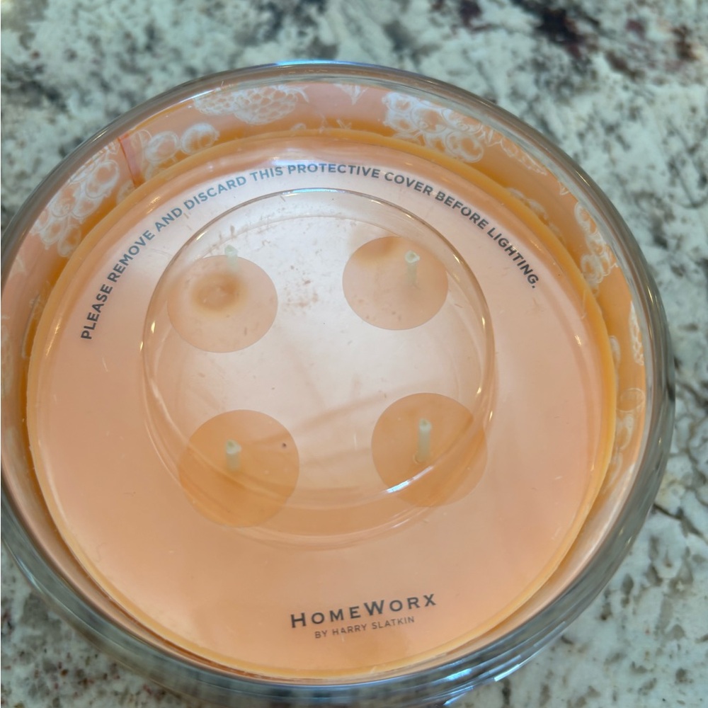 4 wick candle - Picture 2 of 4